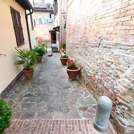 Casa Lazzaro Al Centro Di Siena Villa Exterior photo